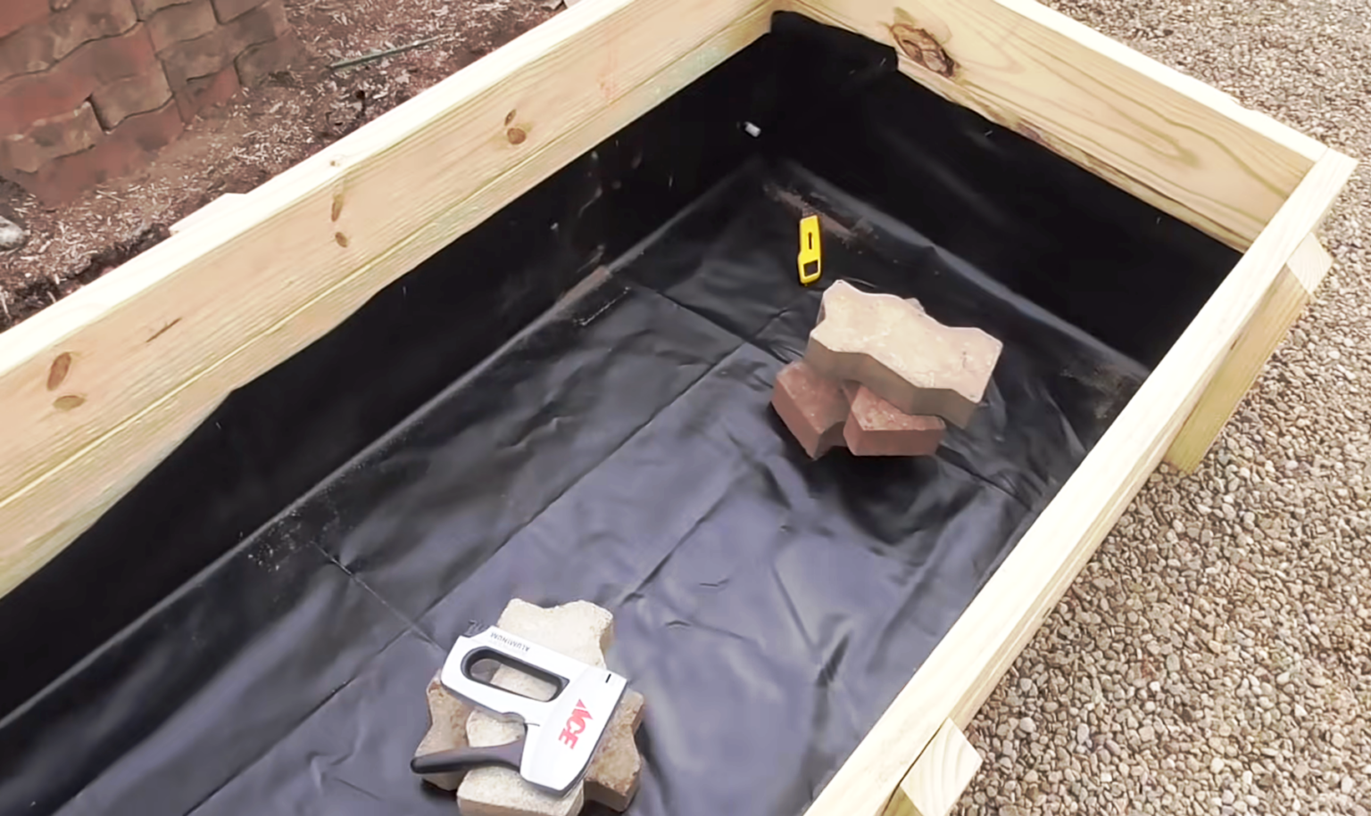 How to Build a SelfWatering "Wicking Bed" for a DroughtProof Garden