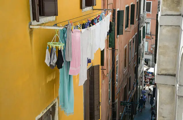 WINDOW CLOTHESLINE