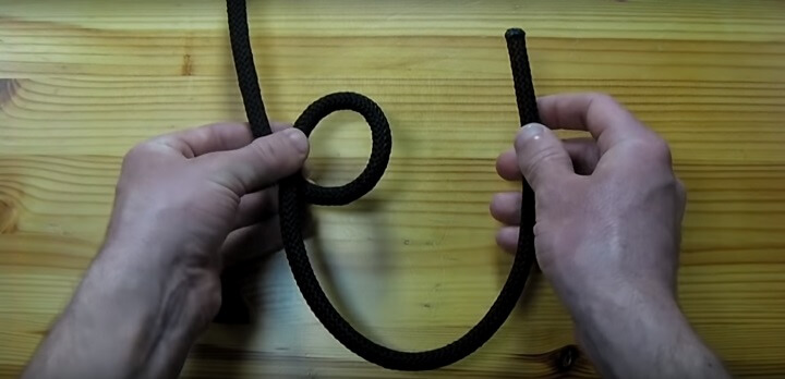 Bowline Knot Step 1