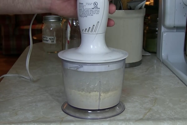 Garlic Powder in Blender